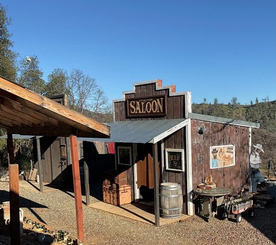 9390 Platina Rd, Ono, CA 96047