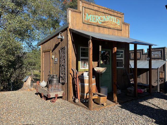 9390 Platina Rd, Ono, CA 96047