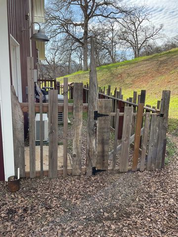 9390 Platina Rd, Ono, CA 96047