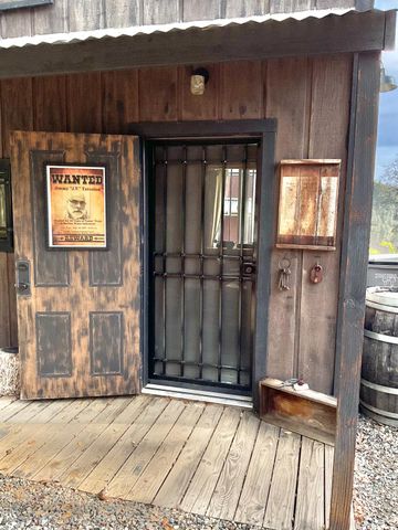 9390 Platina Rd, Ono, CA 96047