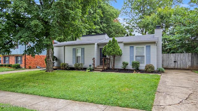 9211 Marse Henry Dr, Jeffersontown, KY 40299