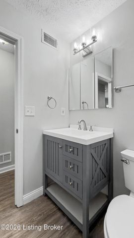 9211 Marse Henry Dr, Jeffersontown, KY 40299