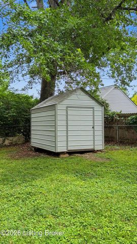 9211 Marse Henry Dr, Jeffersontown, KY 40299