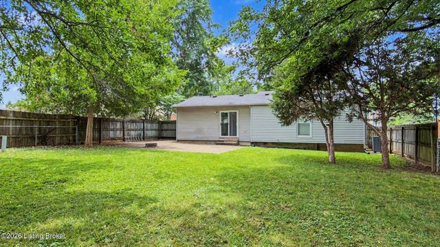 9211 Marse Henry Dr, Jeffersontown, KY 40299