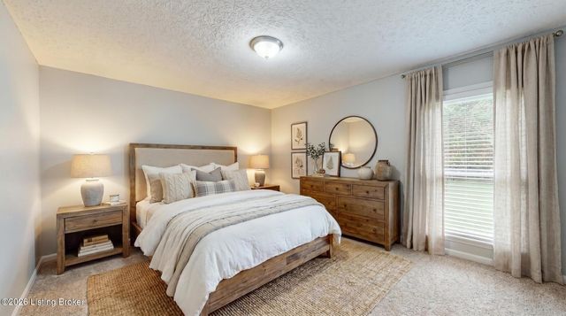 9211 Marse Henry Dr, Jeffersontown, KY 40299