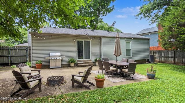 9211 Marse Henry Dr, Jeffersontown, KY 40299