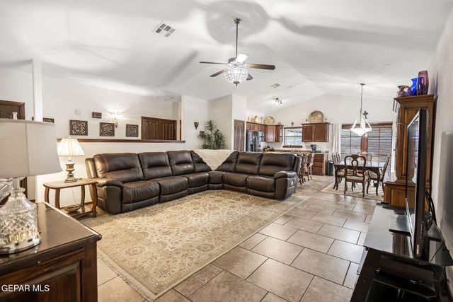 3449 SCARLET POINT, El Paso, TX 79938