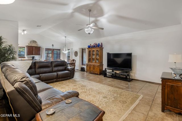 3449 SCARLET POINT, El Paso, TX 79938