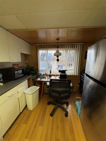 15392 Dixie, Redford, MI 48239