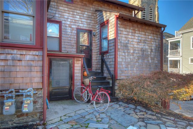 2 Perry Street, Newport, RI 02840