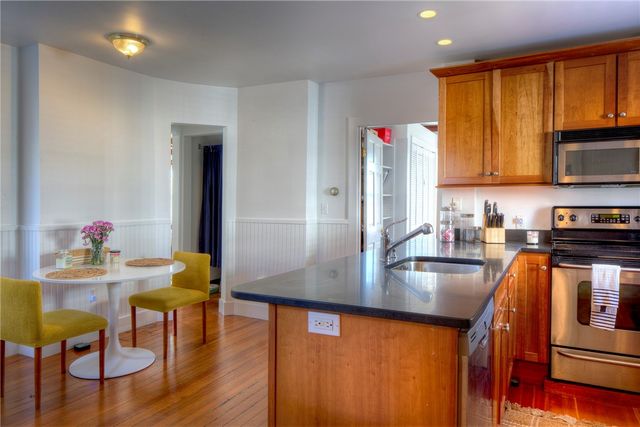 2 Perry Street, Newport, RI 02840