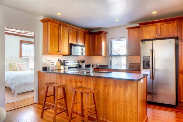 2 Perry Street, Newport, RI 02840