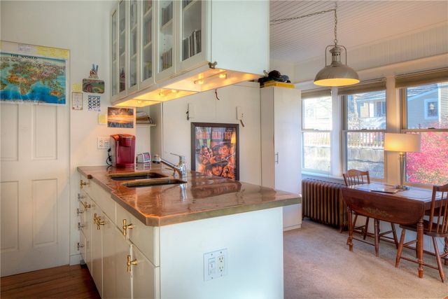 2 Perry Street, Newport, RI 02840