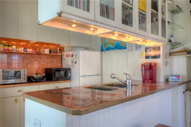 2 Perry Street, Newport, RI 02840