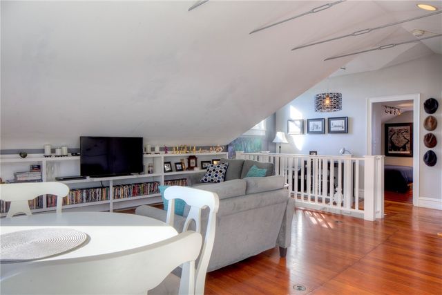 2 Perry Street, Newport, RI 02840