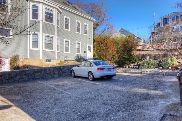 2 Perry Street, Newport, RI 02840