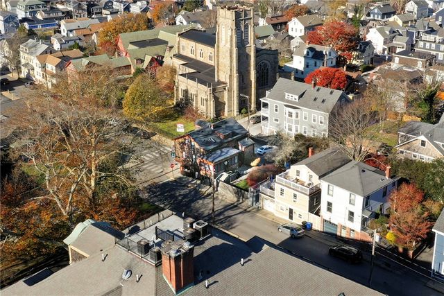 2 Perry Street, Newport, RI 02840