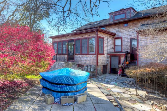 2 Perry Street, Newport, RI 02840