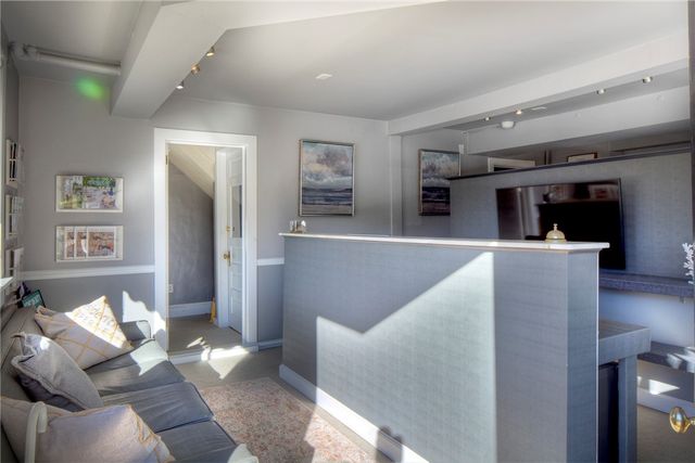 2 Perry Street, Newport, RI 02840