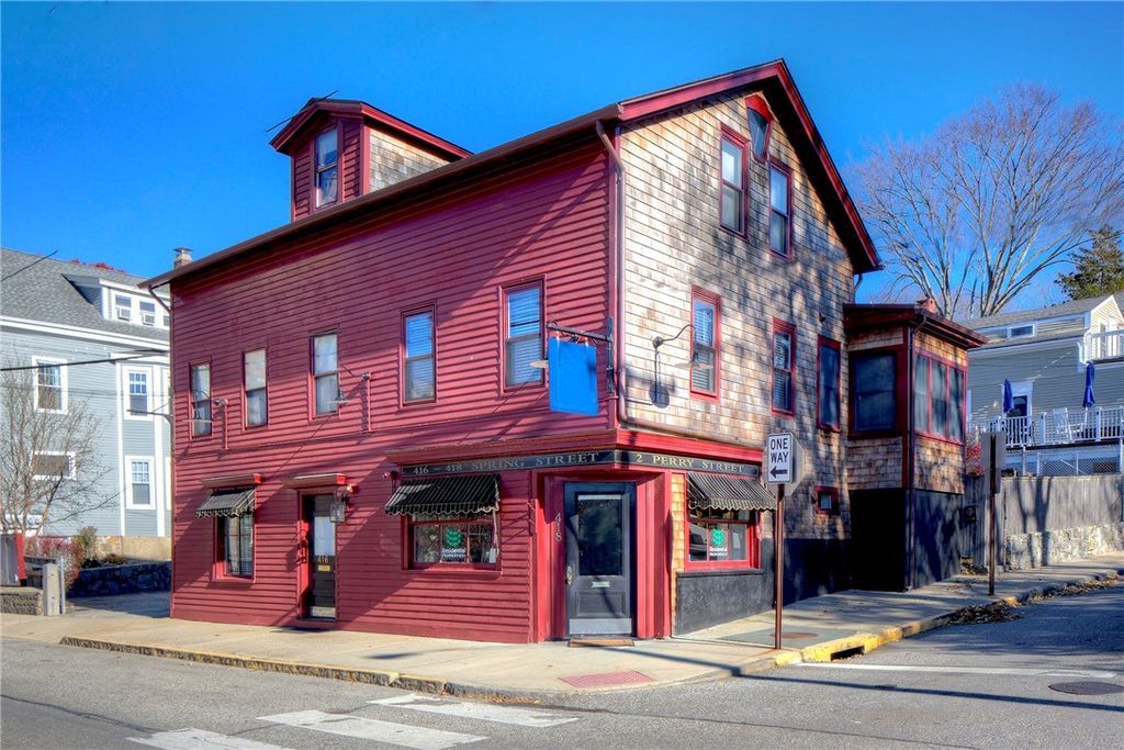 2 Perry Street, Newport, RI 02840