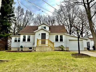 2846 Oak Street, Stevensville Vllg, MI 49127