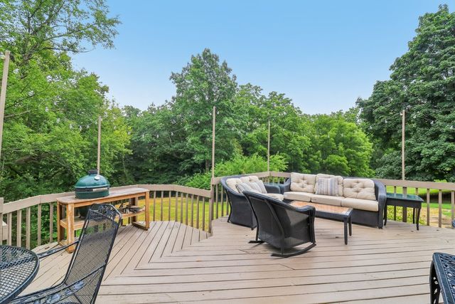 230 Deer Run, Crystal Lake, IL 60012