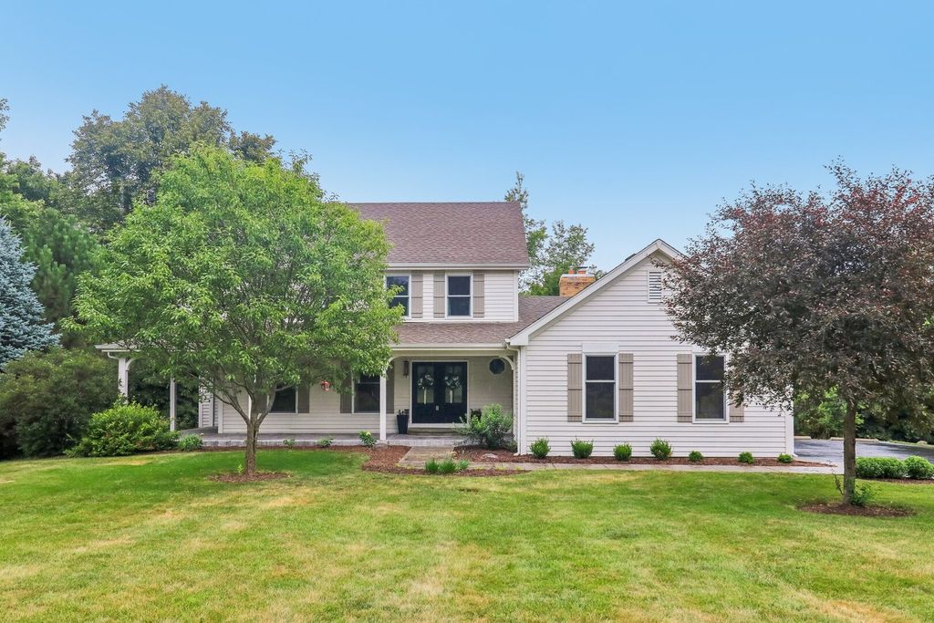 230 Deer Run, Crystal Lake, IL 60012