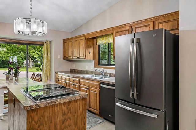12540 Everest Court W, Apple Valley, MN 55124