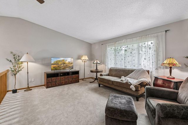 12540 Everest Court W, Apple Valley, MN 55124