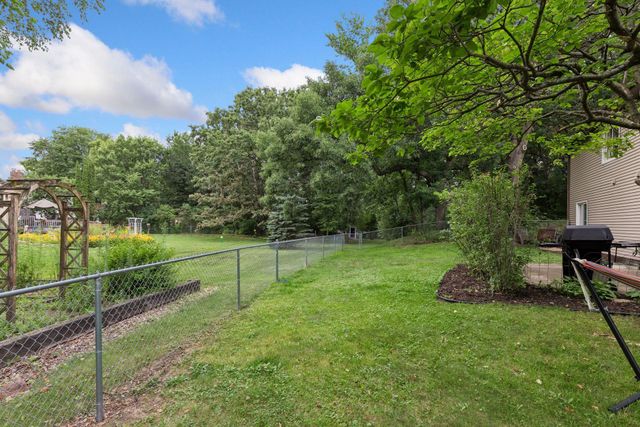 12540 Everest Court W, Apple Valley, MN 55124