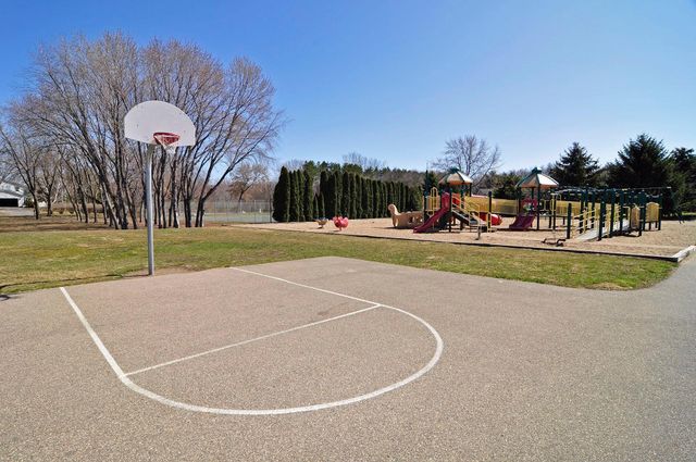 12540 Everest Court W, Apple Valley, MN 55124