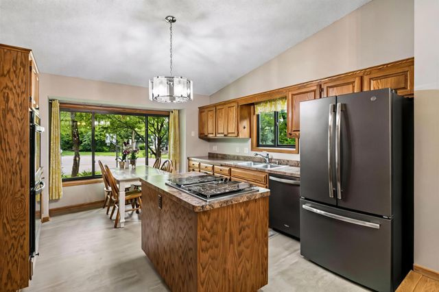 12540 Everest Court W, Apple Valley, MN 55124
