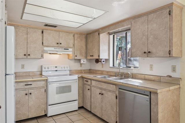 1511 CANARY STREET, Longwood, FL 32750