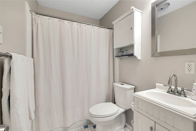 1912 Devonshire Court, Arlington, TX 76015