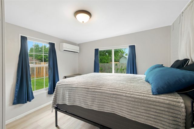 1912 Devonshire Court, Arlington, TX 76015