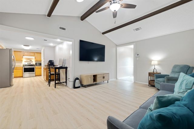 1912 Devonshire Court, Arlington, TX 76015