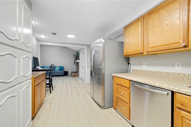 1912 Devonshire Court, Arlington, TX 76015