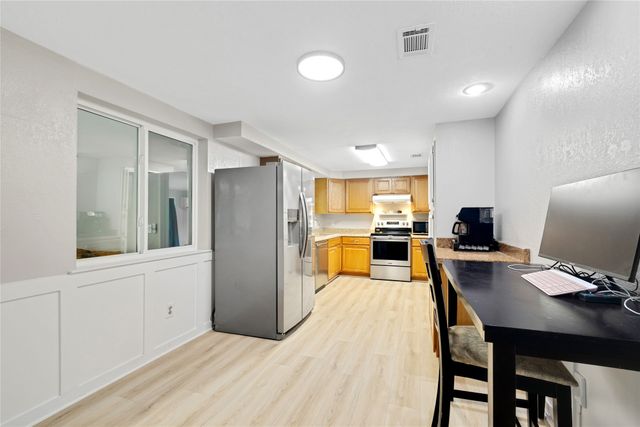 1912 Devonshire Court, Arlington, TX 76015