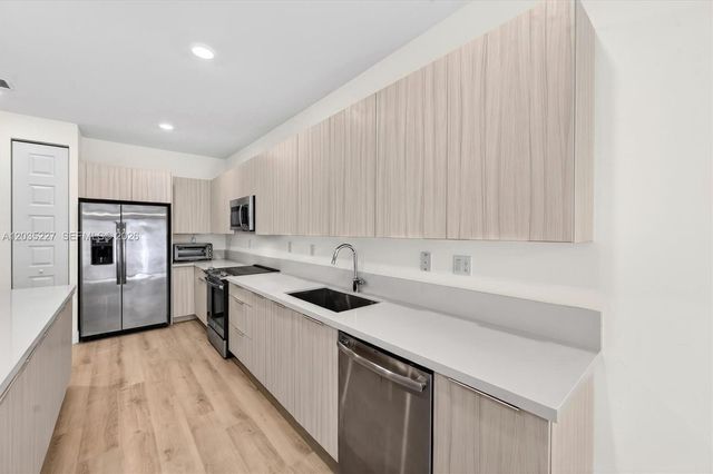 15841 NW 91st Court, Miami Lakes, FL 33018