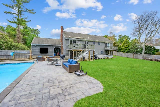 153 Hickory Hill Circle, Osterville, MA 02655
