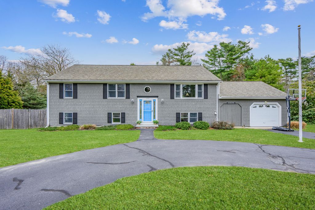 153 Hickory Hill Circle, Osterville, MA 02655