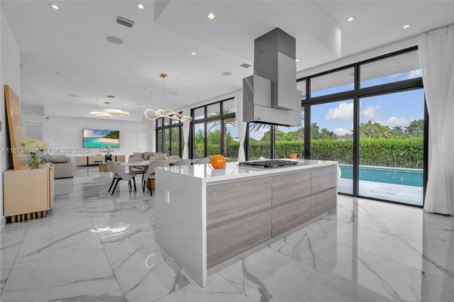 16572 S Botaniko Drive S, Weston, FL 33326