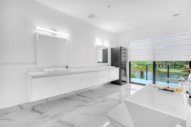 16572 S Botaniko Drive S, Weston, FL 33326