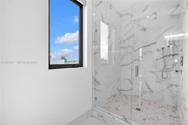16572 S Botaniko Drive S, Weston, FL 33326