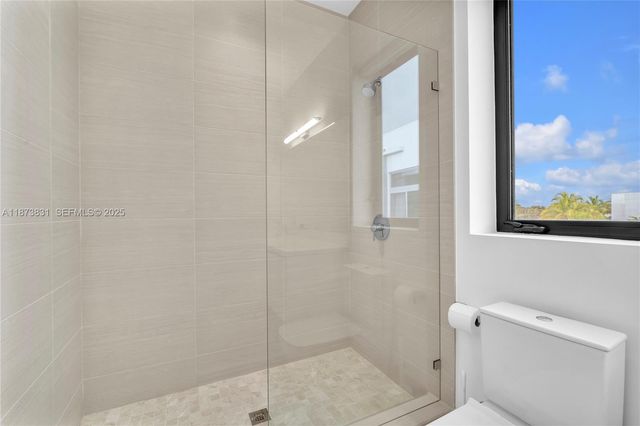 16572 S Botaniko Drive S, Weston, FL 33326