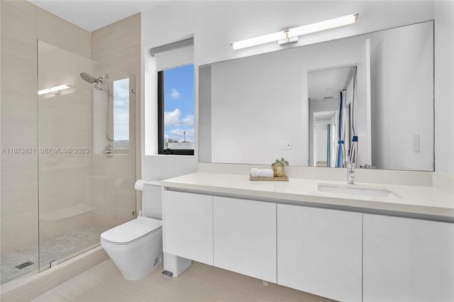 16572 S Botaniko Drive S, Weston, FL 33326