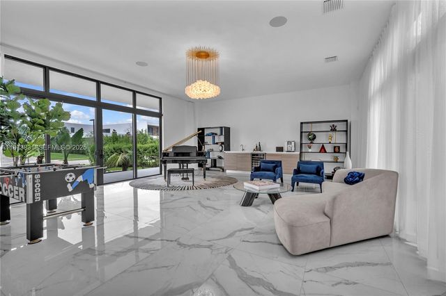 16572 S Botaniko Drive S, Weston, FL 33326