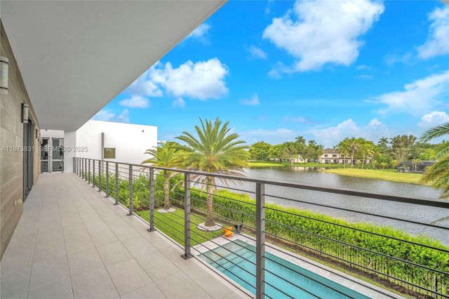 16572 S Botaniko Drive S, Weston, FL 33326