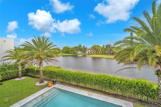 16572 S Botaniko Drive S, Weston, FL 33326