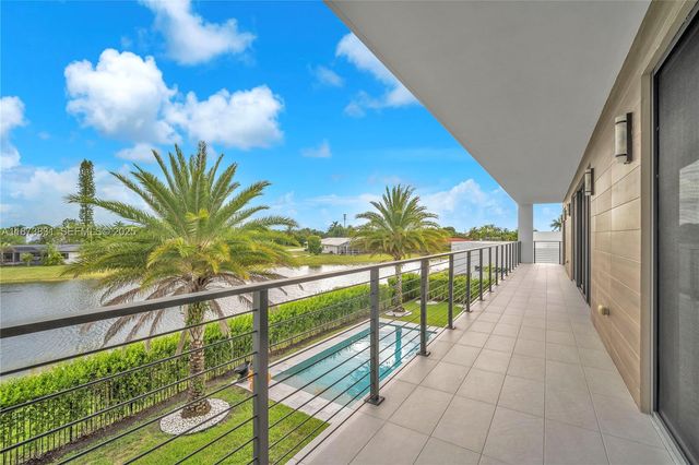 16572 S Botaniko Drive S, Weston, FL 33326